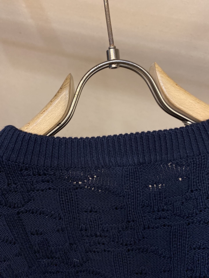 chr1st1an D10r sweaters